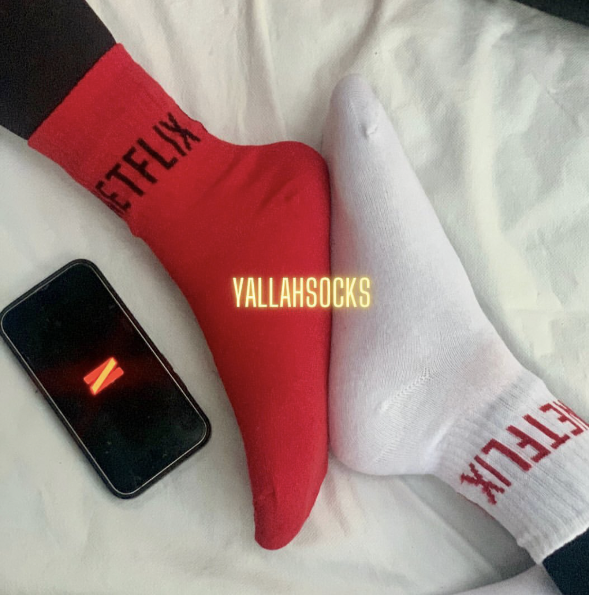 Middle  netfllix Chill Socks